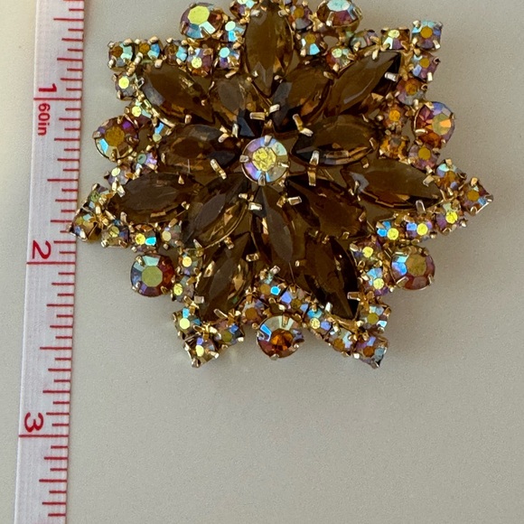 Dazzling Vintage Star Flower Brooch - Picture 3 of 6